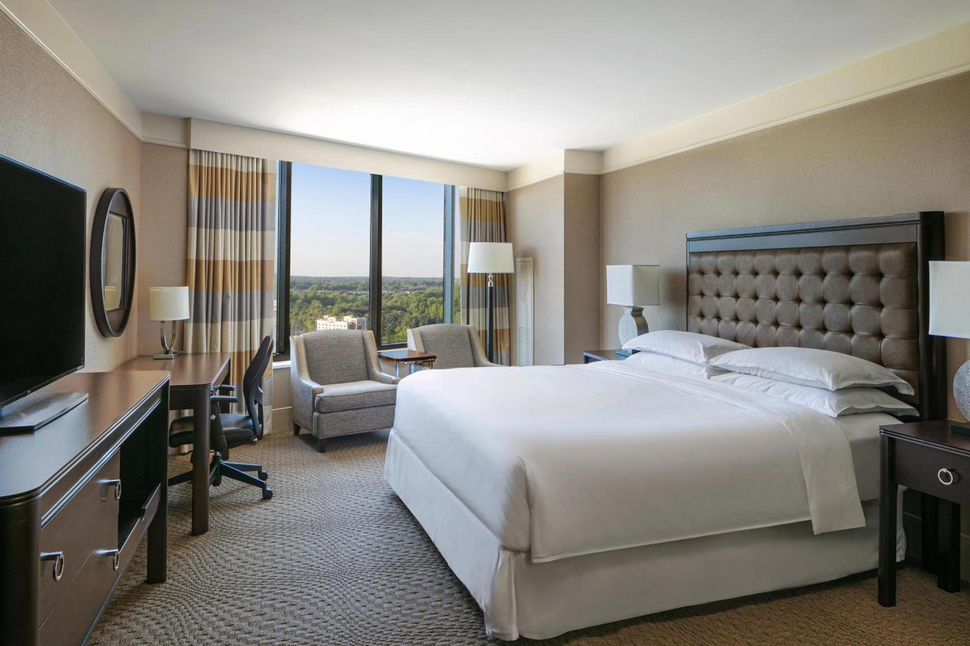 Sheraton 3*